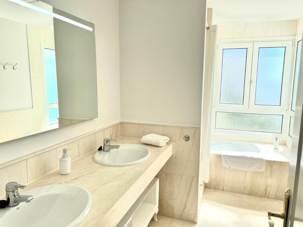 Mi Capricho 170 Beachfront Apartment Sitio de Calahonda Exteriör bild
