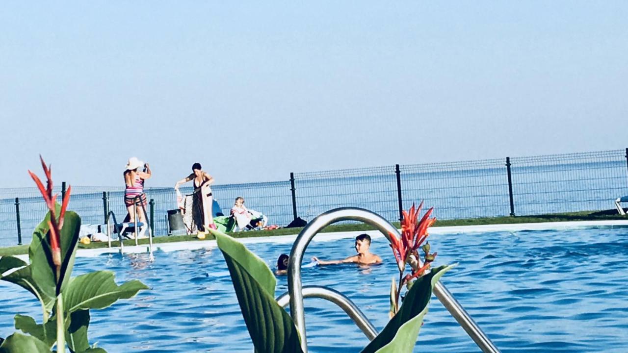 Mi Capricho 170 Beachfront Apartment Sitio de Calahonda Exteriör bild